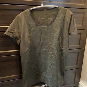Lululemon camo workout shirt